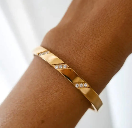 Brede bangle met steentjes