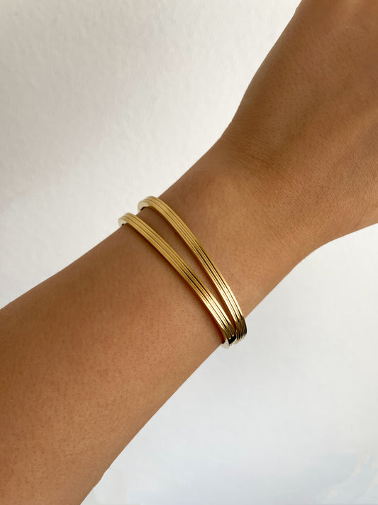 Dames bangle met lijntjes